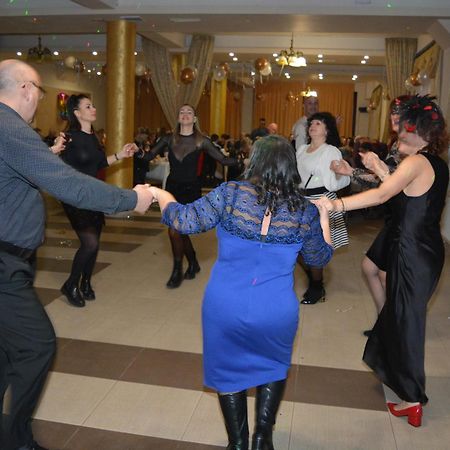 Pensiunea Popasul Ursilor Chiscau Bagian luar foto